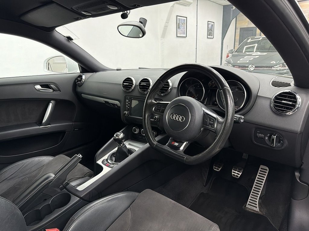 Used Audi TT 2011 for sale - 77231952: Photo 8