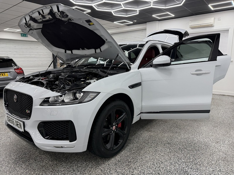 Used Jaguar F-Pace 2016 for sale - 76707243: Photo 13