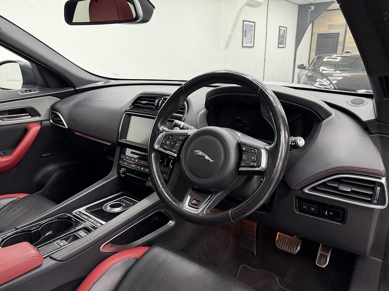 Used Jaguar F-Pace 2016 for sale - 76707243: Photo 16