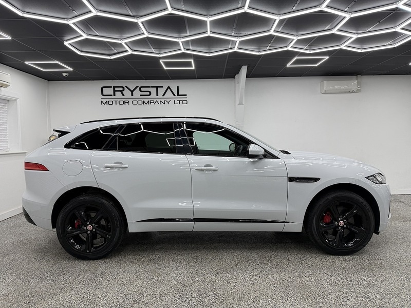 Used Jaguar F-Pace 2016 for sale - 76707243: Photo 2