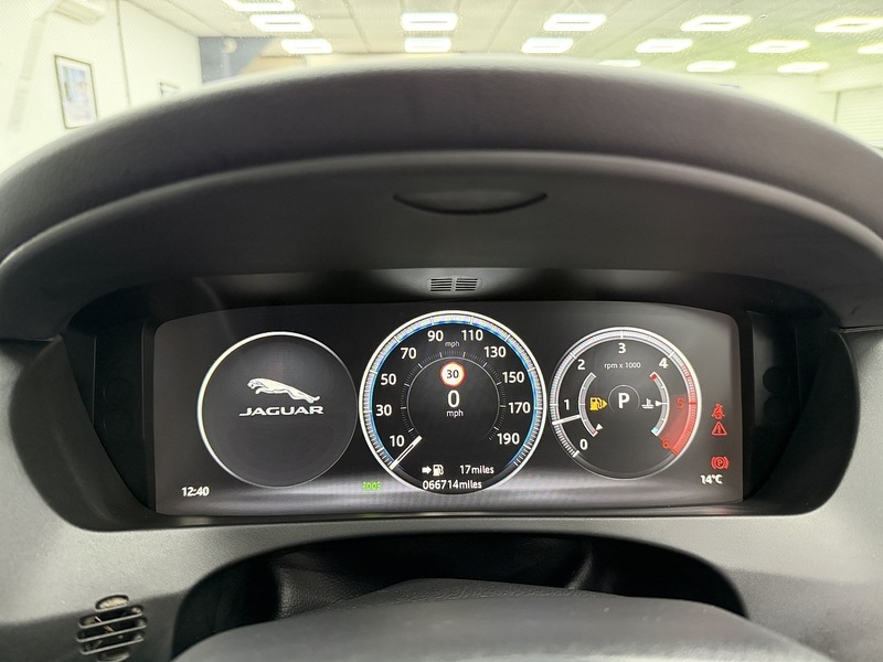 Used Jaguar F-Pace 2016 for sale - 76707243: Photo 22