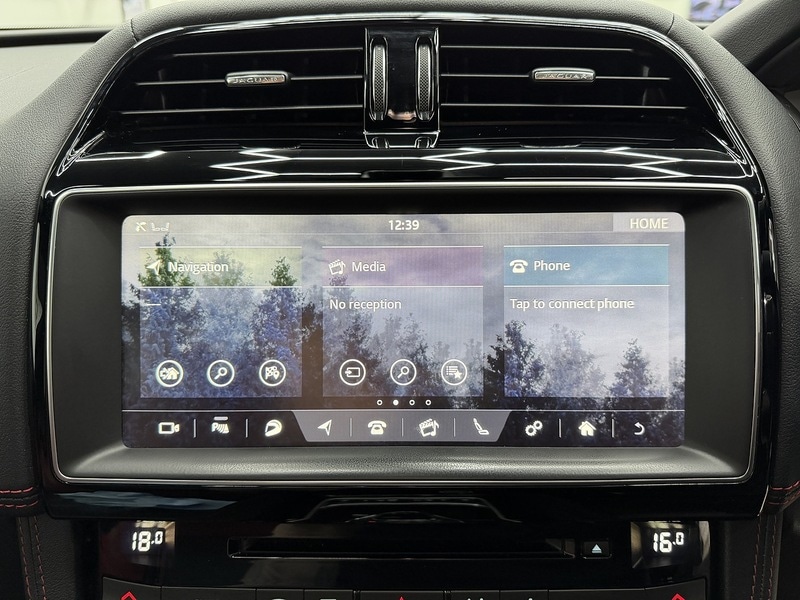 Used Jaguar F-Pace 2016 for sale - 76707243: Photo 24