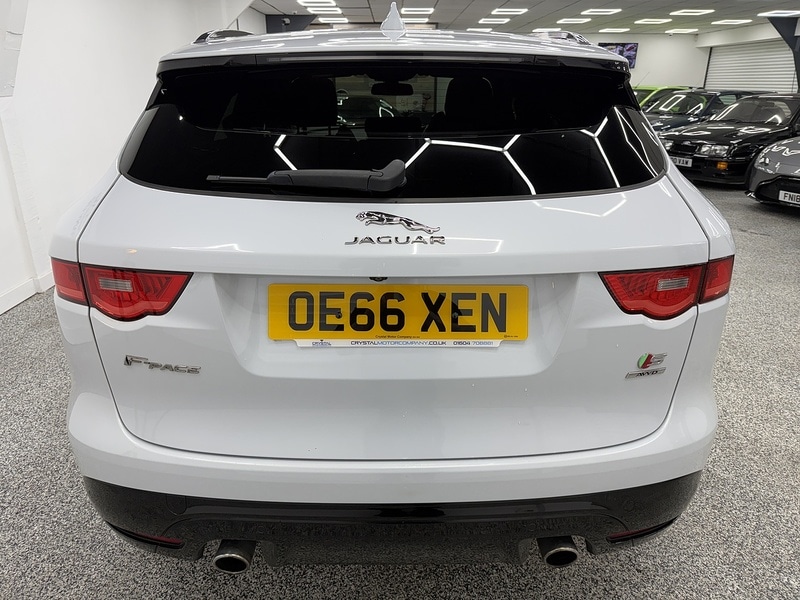 Used Jaguar F-Pace 2016 for sale - 76707243: Photo 4