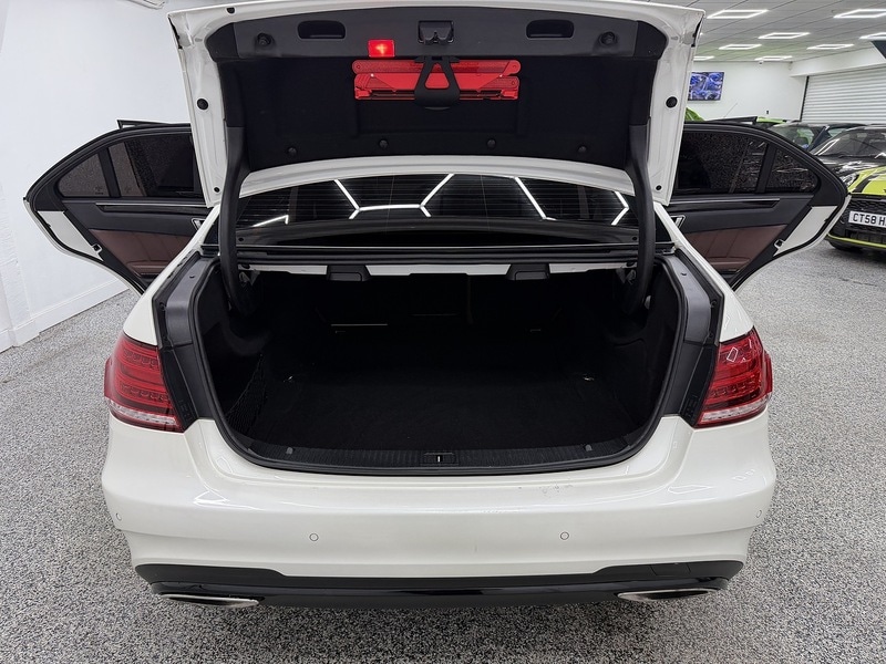 Used Mercedes-Benz E Class 2015 for sale - 76808345: Photo 11