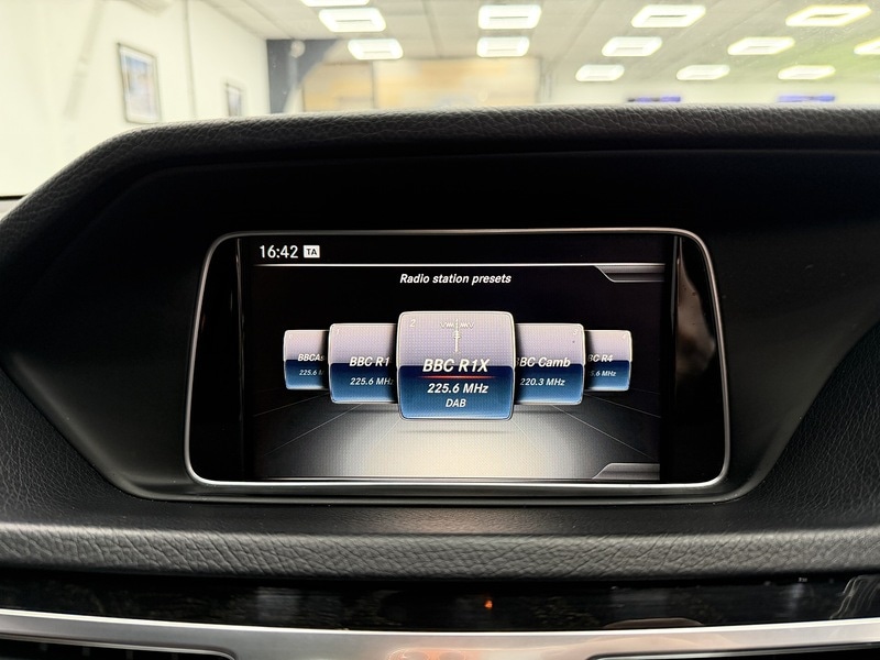 Used Mercedes-Benz E Class 2015 for sale - 76808345: Photo 25