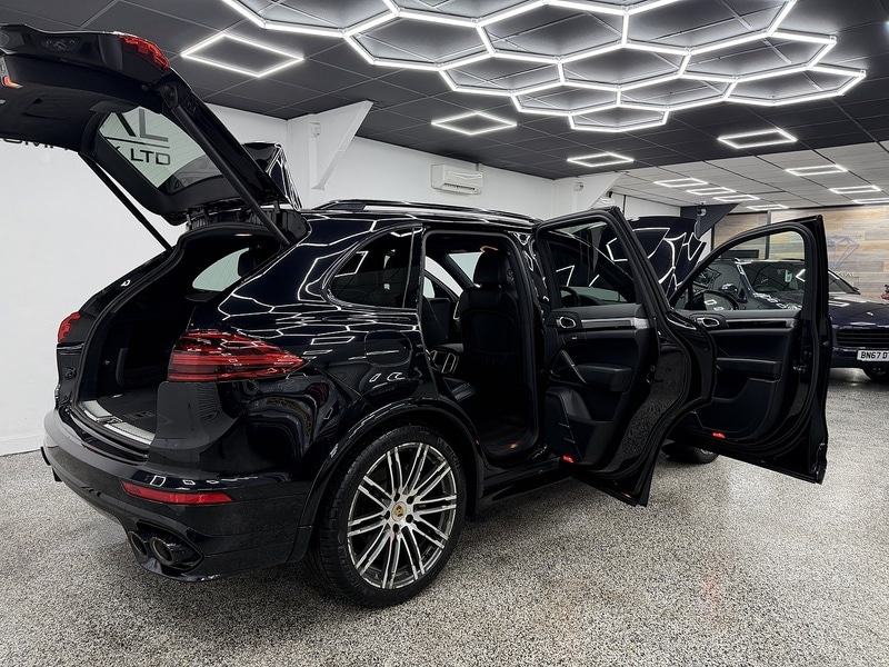 Used Porsche Cayenne 2017 for sale - 77135595: Photo 10