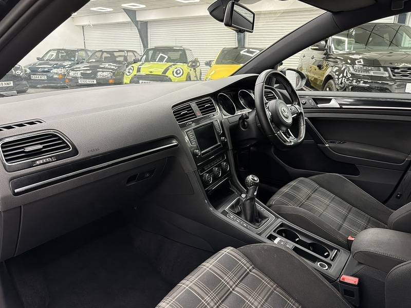 Used Volkswagen Golf 2015 for sale - 76896575: Photo 12