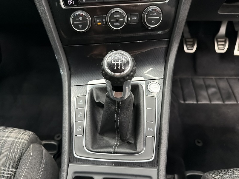 Used Volkswagen Golf 2015 for sale - 76896575: Photo 15