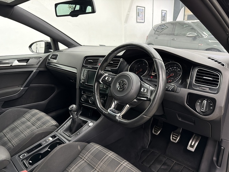 Used Volkswagen Golf 2015 for sale - 76896575: Photo 8