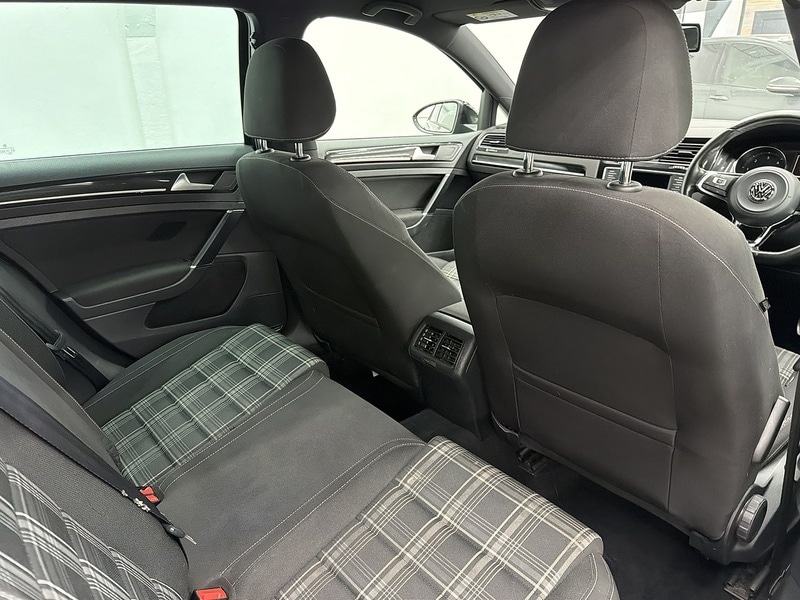 Used Volkswagen Golf 2015 for sale - 76896575: Photo 9