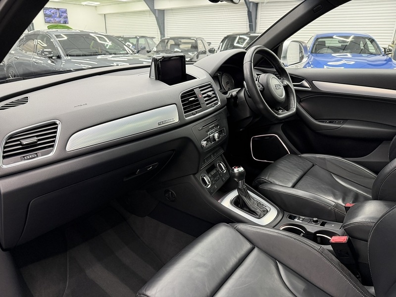 Used Audi RS Q3 2015 for sale - 76638626: Photo 21