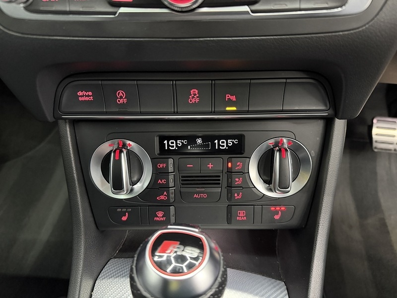 Used Audi RS Q3 2015 for sale - 76638626: Photo 24