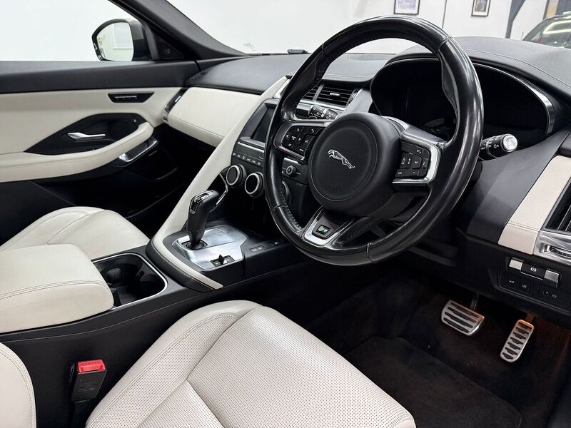 Used Jaguar E-Pace 2018 for sale - 76707275: Photo 15