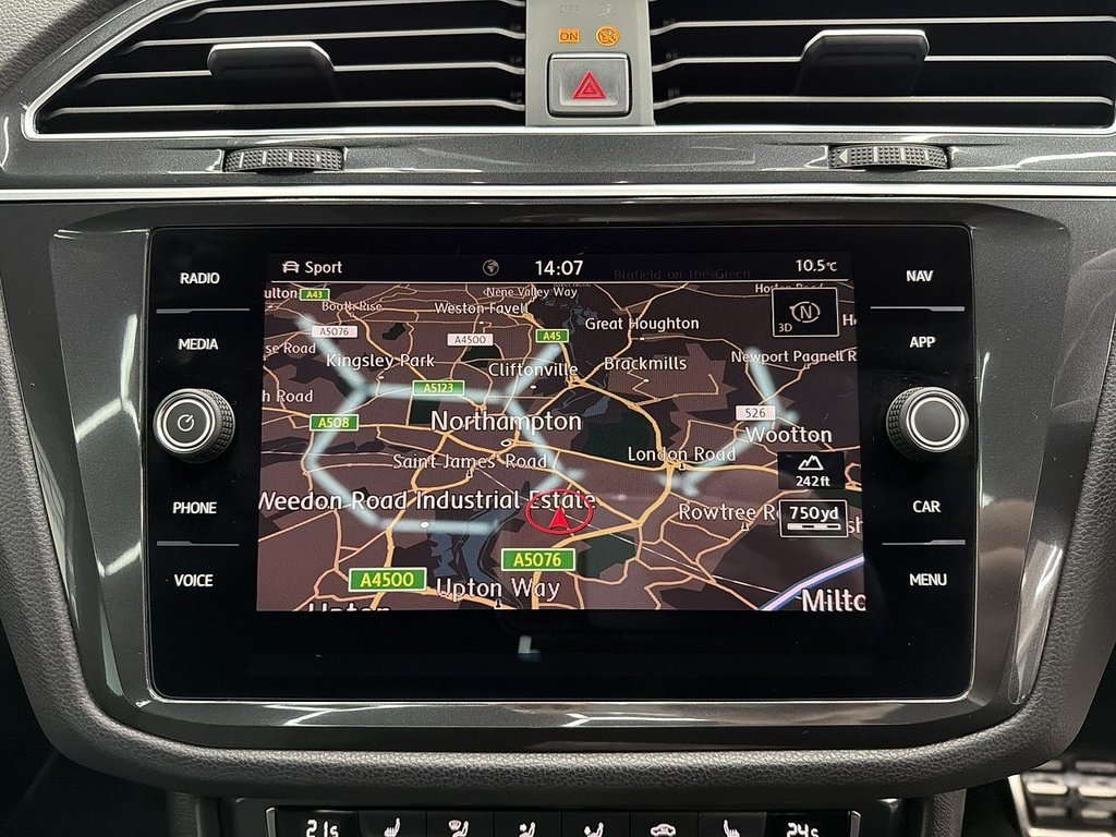 Used Volkswagen Tiguan 2018 for sale - 77195276: Photo 29