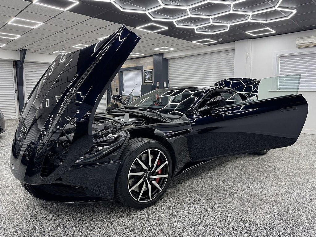 Used Aston Martin DB11 2019 for sale - 77195318: Photo 16