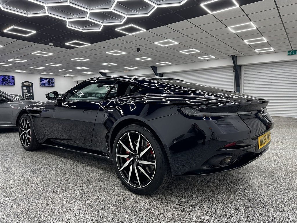 Used Aston Martin DB11 2019 for sale - 77195318: Photo 5