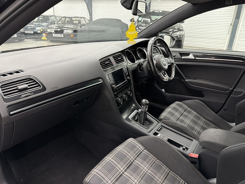 Used Volkswagen Golf 2015 for sale - 77167663: Photo 11