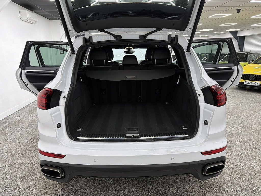 Used Porsche Cayenne 2017 for sale - 77195309: Photo 10