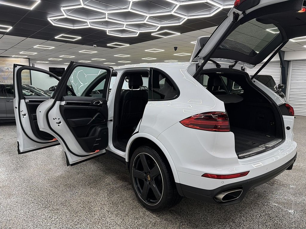 Used Porsche Cayenne 2017 for sale - 77195309: Photo 11