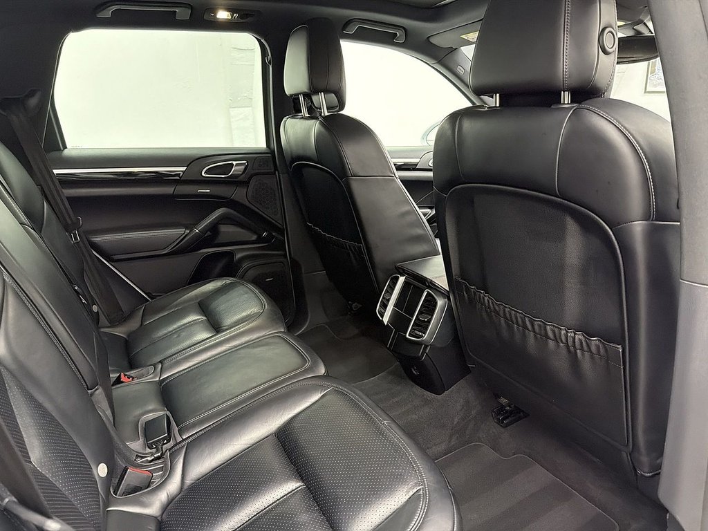 Used Porsche Cayenne 2017 for sale - 77195309: Photo 17