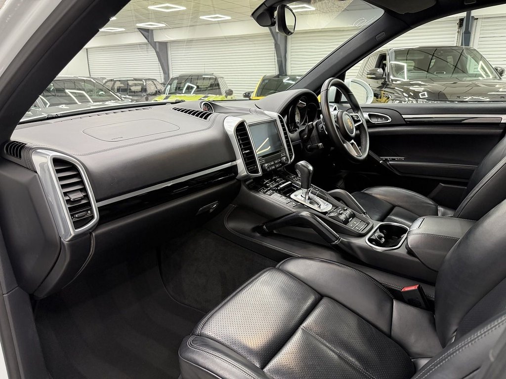 Used Porsche Cayenne 2017 for sale - 77195309: Photo 20