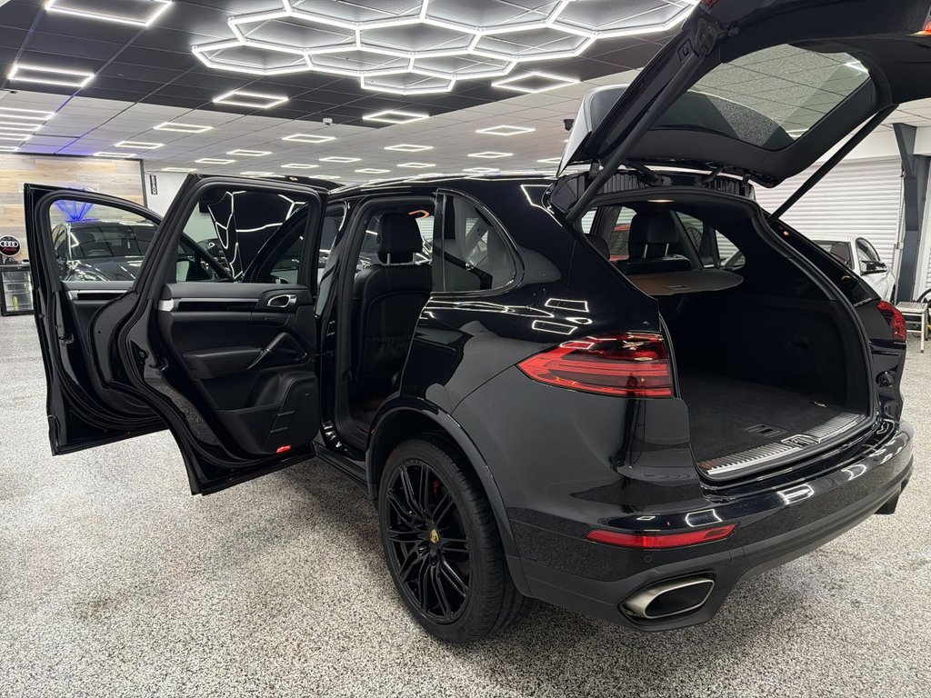 Used Porsche Cayenne 2018 for sale - 77232060: Photo 12
