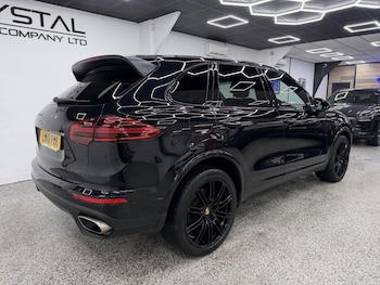 Used Porsche Cayenne 2018 for sale - 77232060: Photo