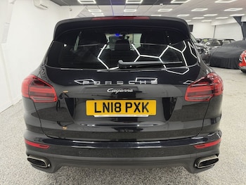 Used Porsche Cayenne 2018 for sale - 77232060: Photo