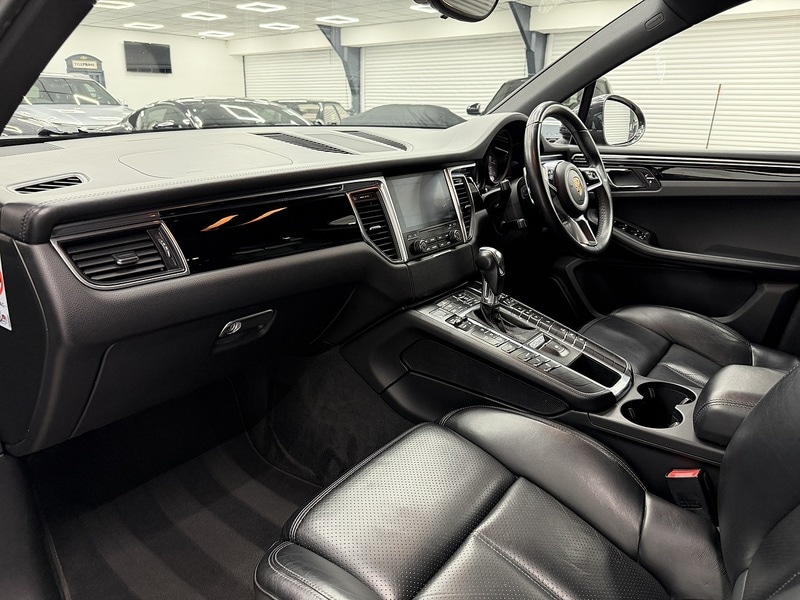 Used Porsche Macan 2017 for sale - 77135590: Photo 18