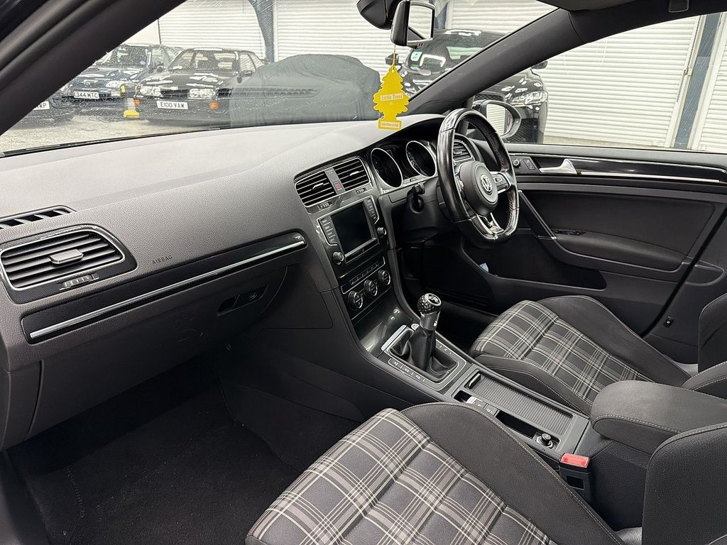 Used Volkswagen Golf 2015 for sale - 77195312: Photo 11