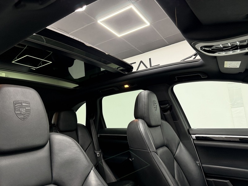 Used Porsche Cayenne 2016 for sale - 76707282: Photo 16