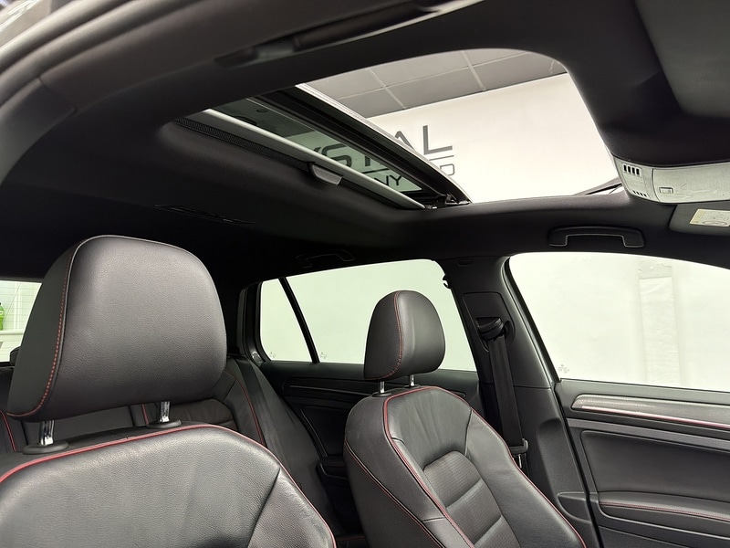 Used Volkswagen Golf 2018 for sale - 76707307: Photo 17