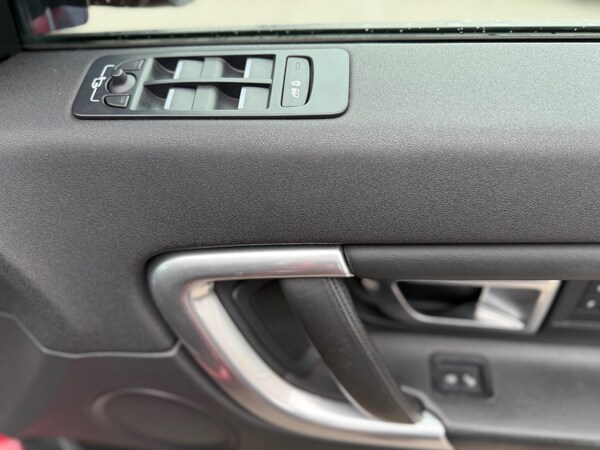Used Land Rover Discovery Sport 2016 for sale - 76082393: Photo 9