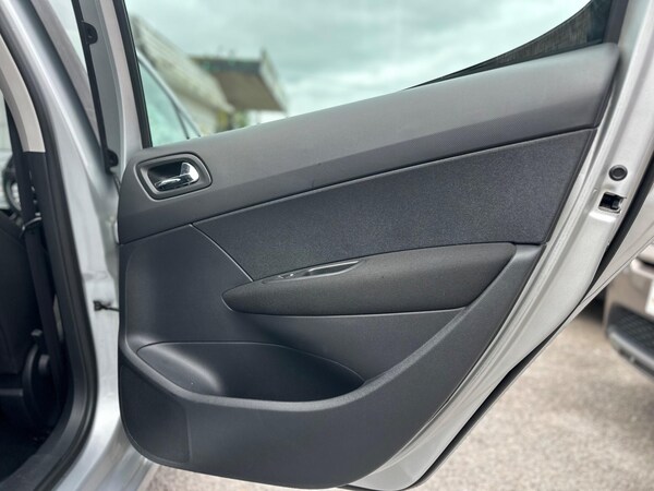 Used Peugeot 308 2013 for sale - 76165160: Photo 16