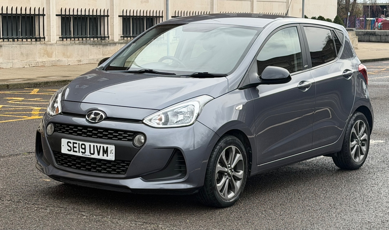 Used Hyundai i10 2019 for sale - 77636631: Photo 2