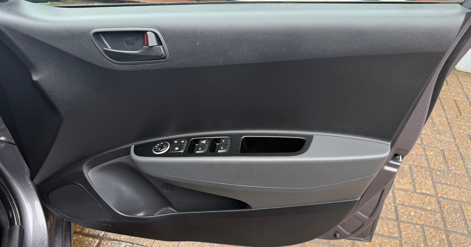 Used Hyundai i10 2019 for sale - 77636631: Photo 20