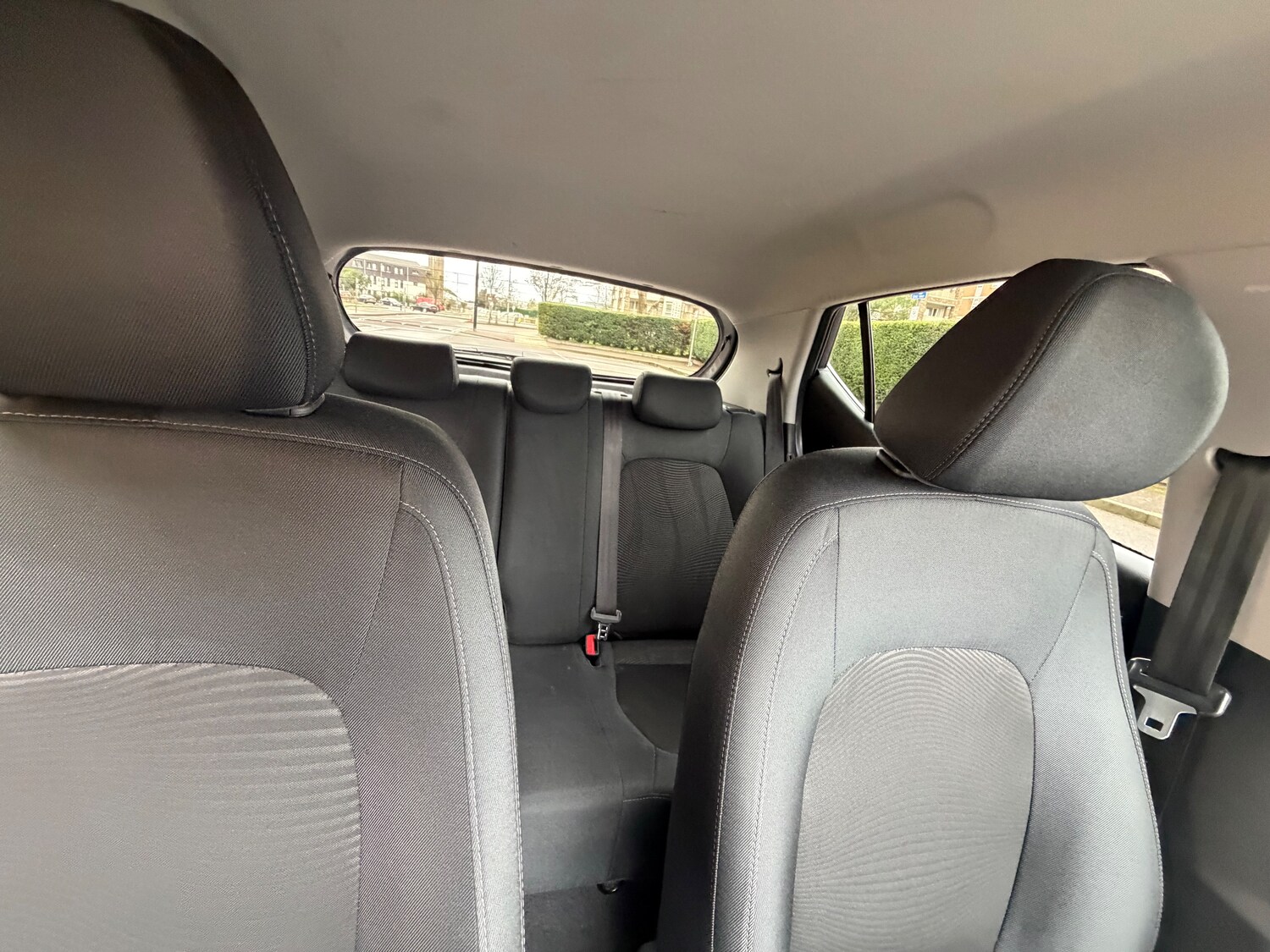 Used Hyundai i10 2019 for sale - 77636631: Photo 25