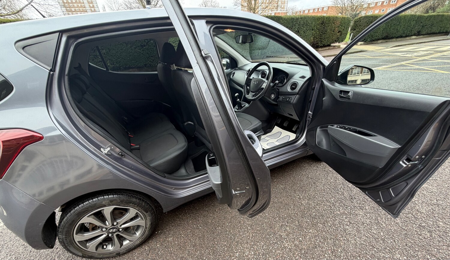 Used Hyundai i10 2019 for sale - 77636631: Photo 27