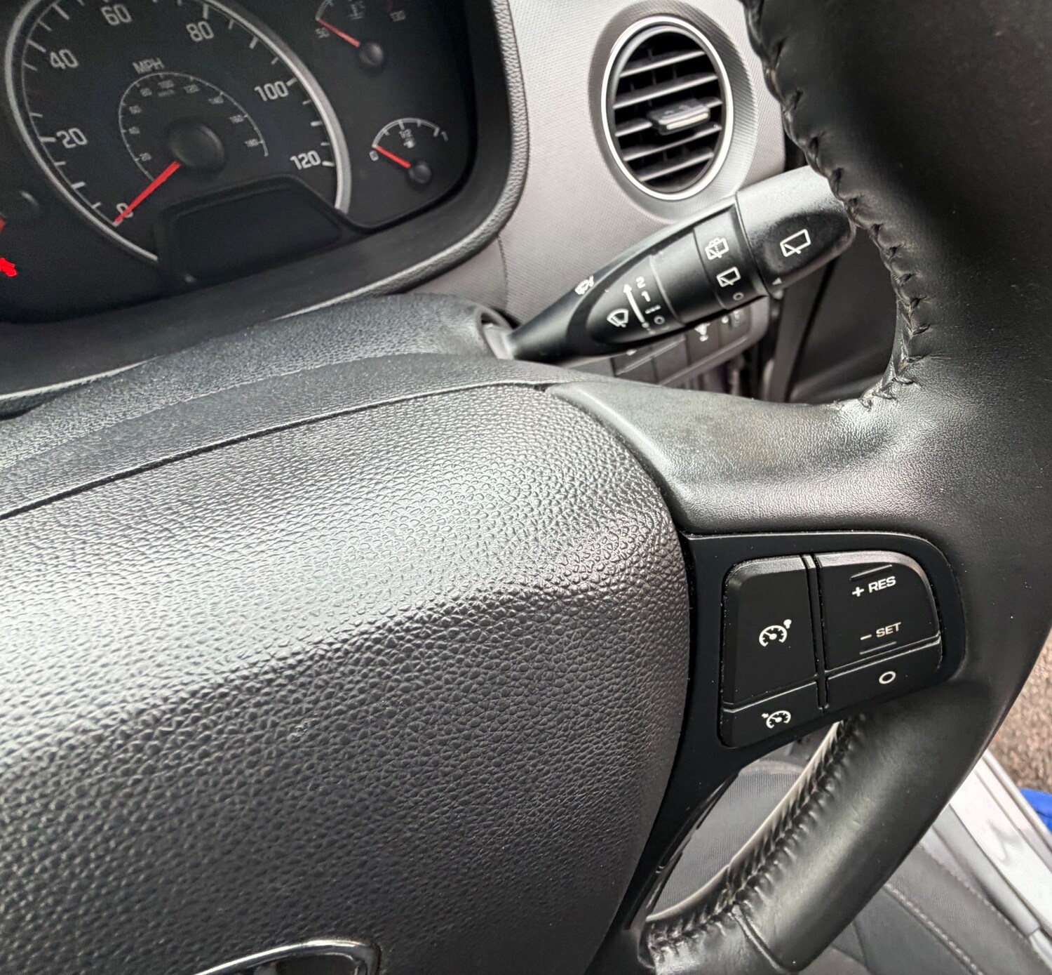 Used Hyundai i10 2019 for sale - 77636631: Photo 33