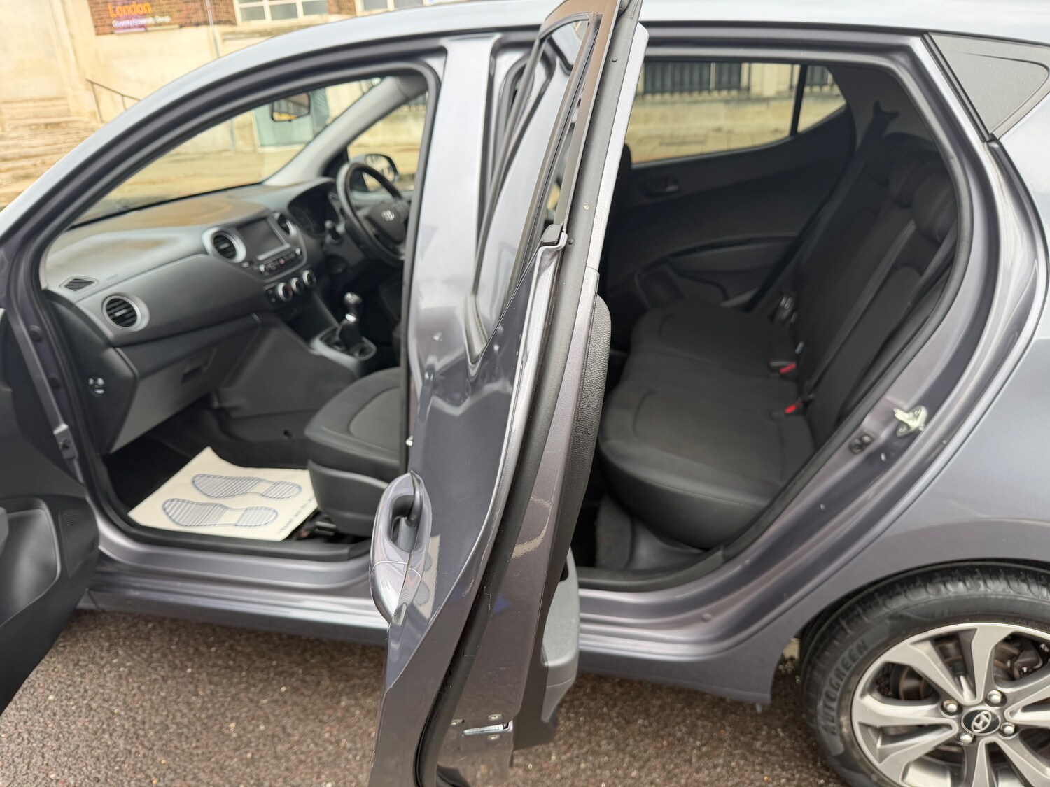 Used Hyundai i10 2019 for sale - 77636631: Photo 36