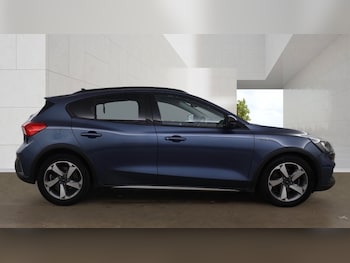 Used Ford Focus 2020 for sale - 78118126: Photo