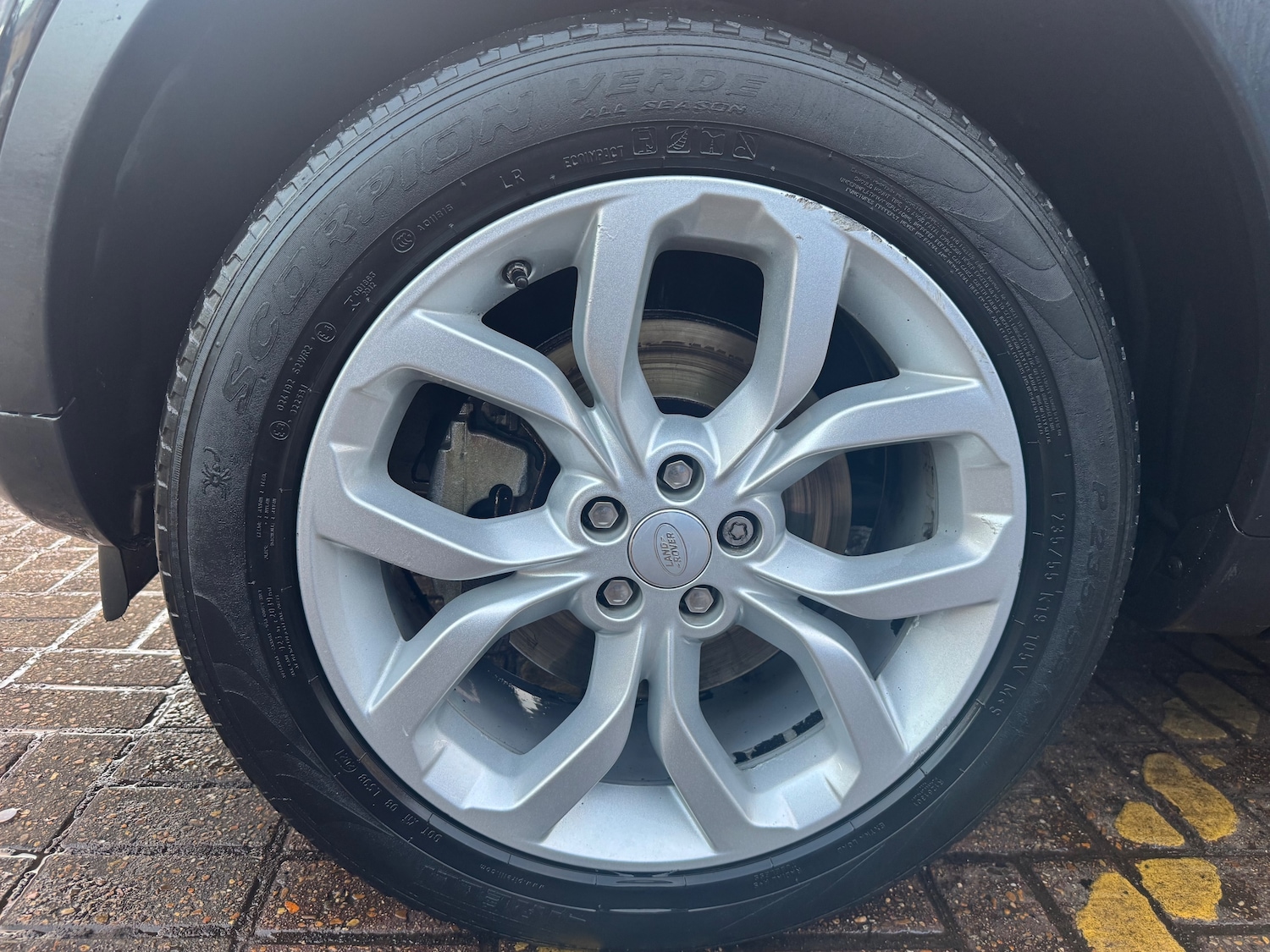 Used Land Rover Discovery Sport 2017 for sale - 77974073: Photo 11