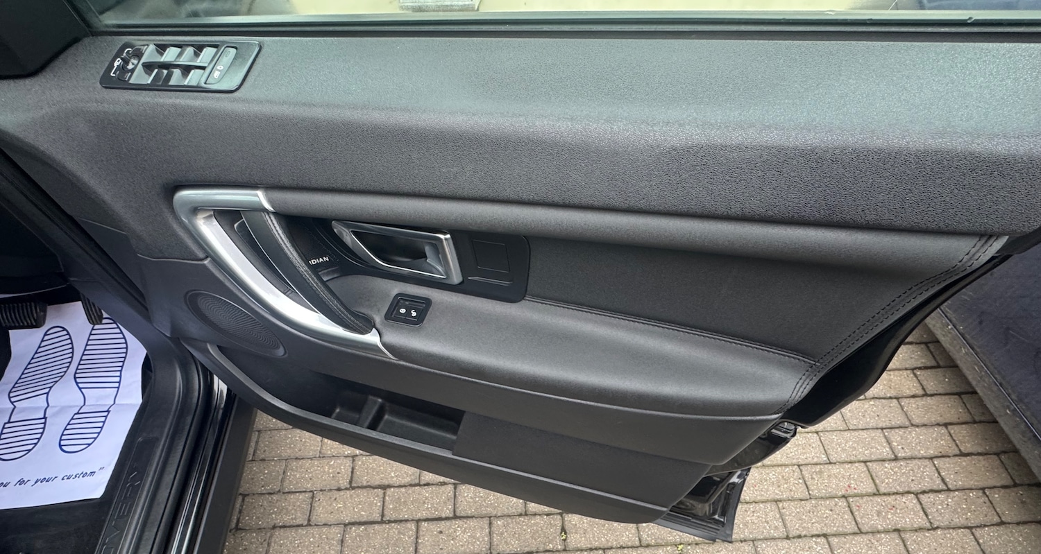 Used Land Rover Discovery Sport 2017 for sale - 77974073: Photo 36