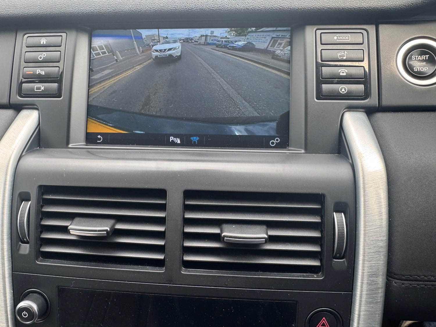 Used Land Rover Discovery Sport 2017 for sale - 77974073: Photo 57