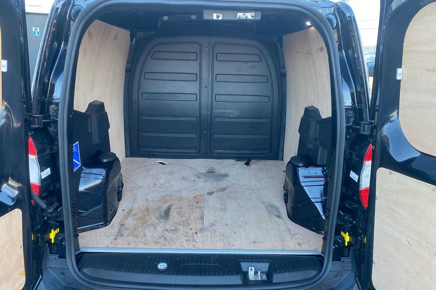 Used Ford Transit Courier 2024 for sale - 76677415: Photo 4