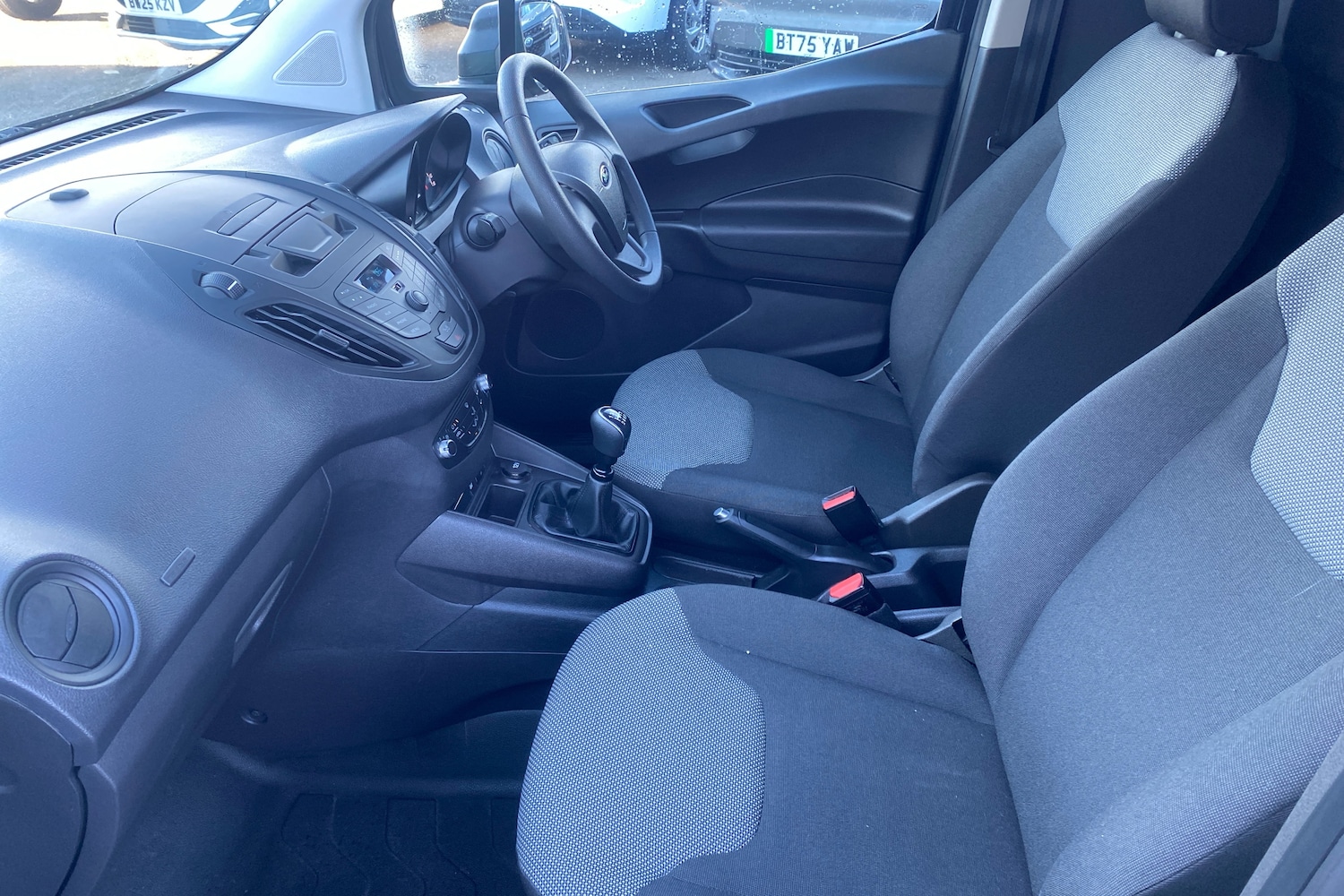 Used Ford Transit Courier 2024 for sale - 76677415: Photo 9