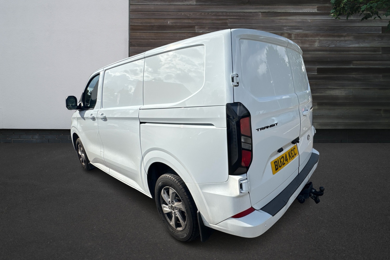 Used Ford Transit Custom 2024 for sale - 76678460: Photo 2
