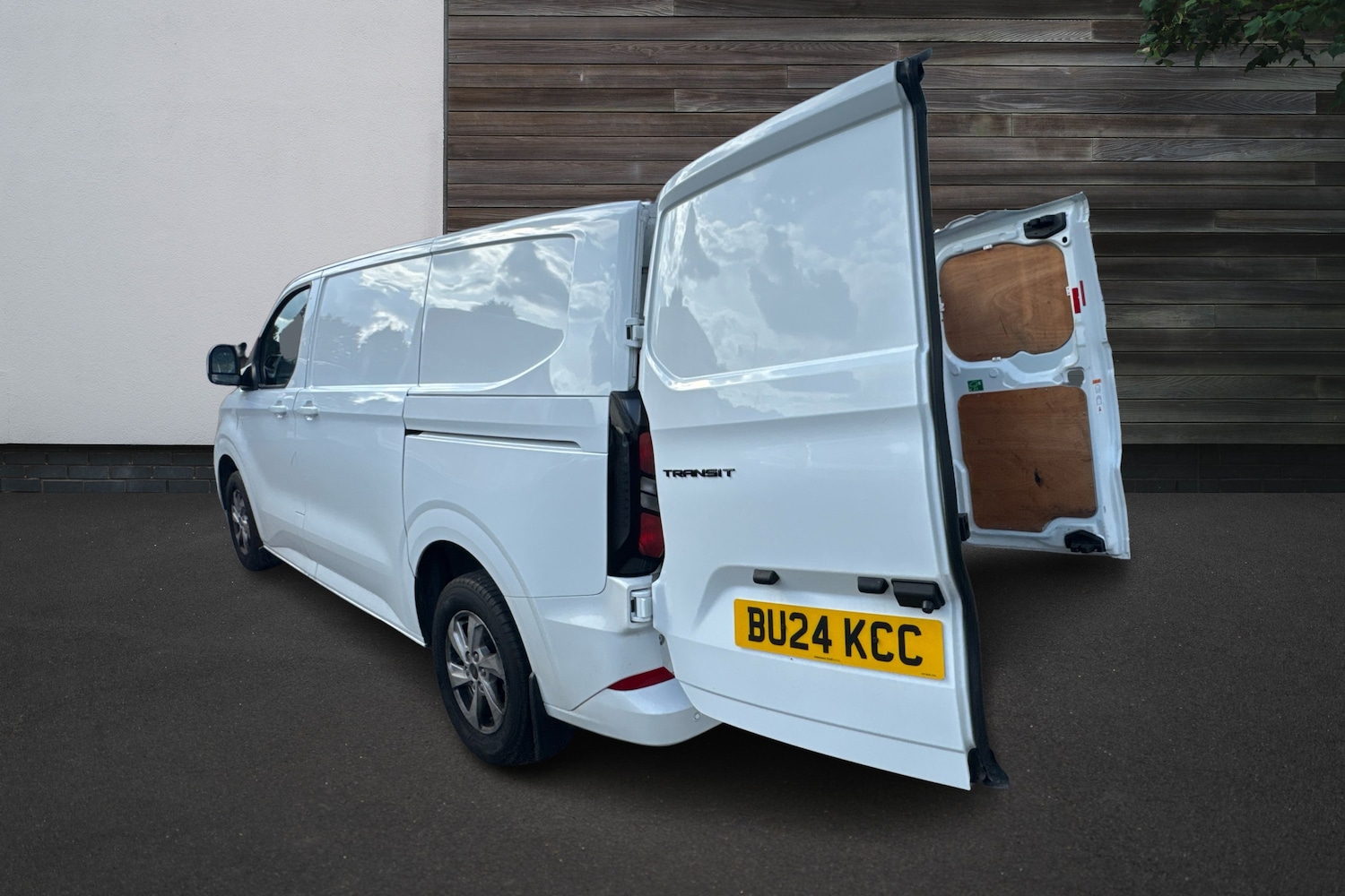 Used Ford Transit Custom 2024 for sale - 76678460: Photo 6