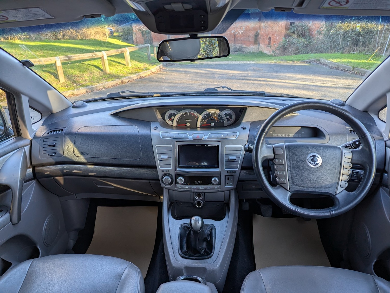 Used Ssangyong Turismo 2014 for sale - 77096916: Photo 28