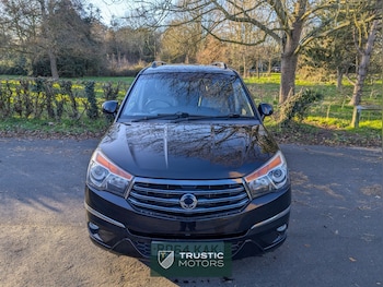 Used Ssangyong Turismo 2014 for sale - 77096916: Photo